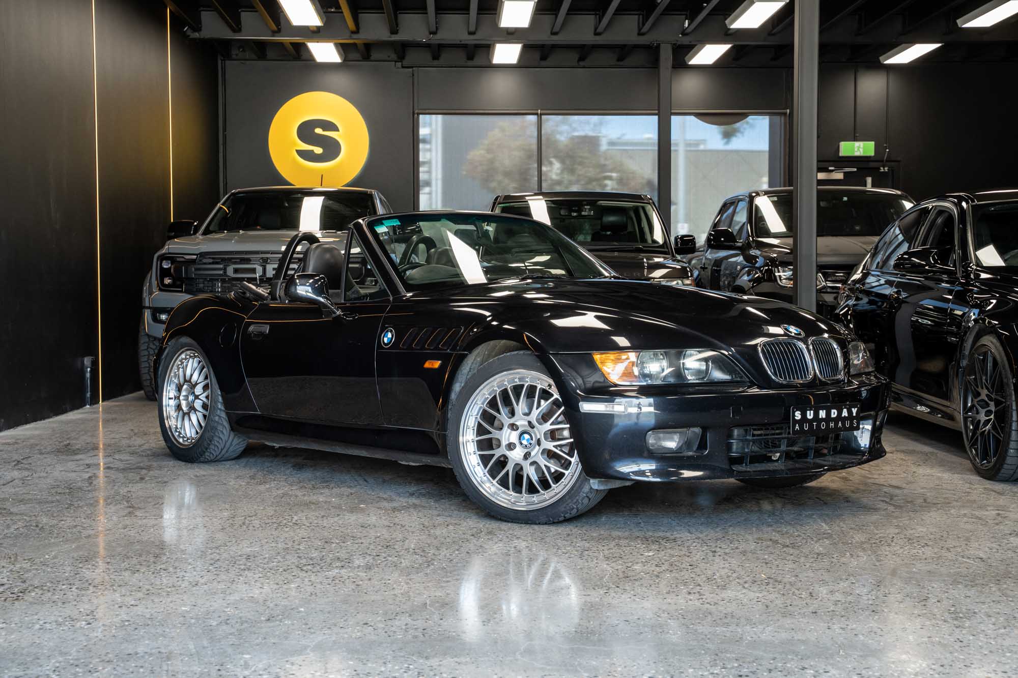 2000 BMW E36-7 Z3 2.0 | Sunday Autohaus